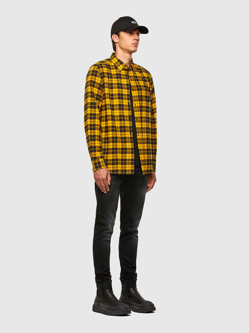 La chemise à carreaux Diesel