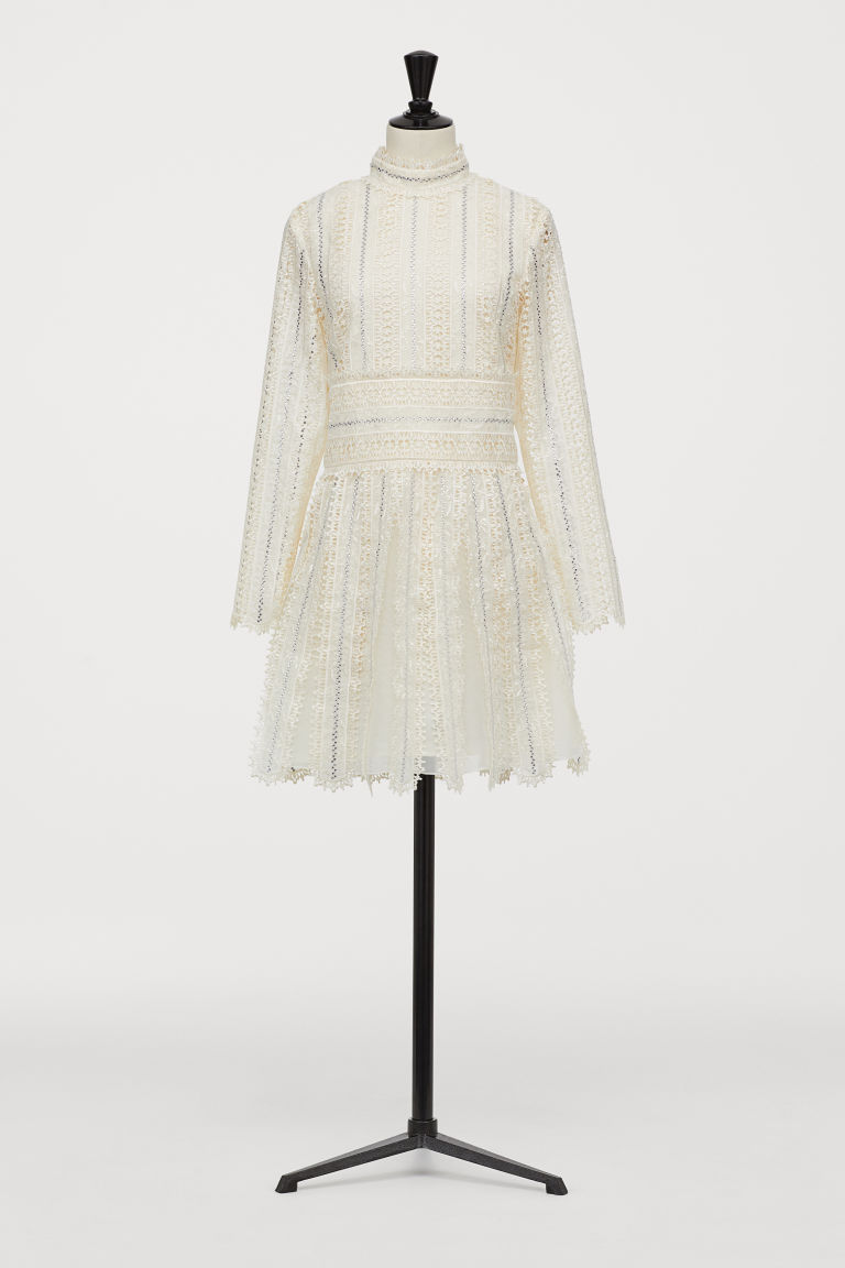 La robe en dentelle 