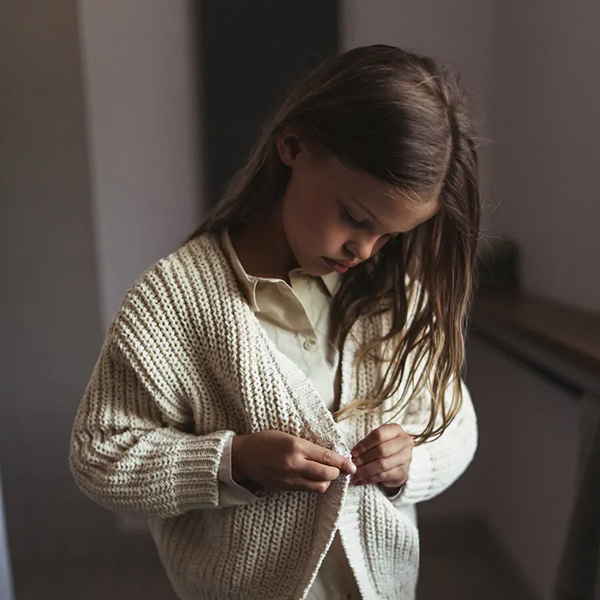 Le duo chemise longue gilet en maille
