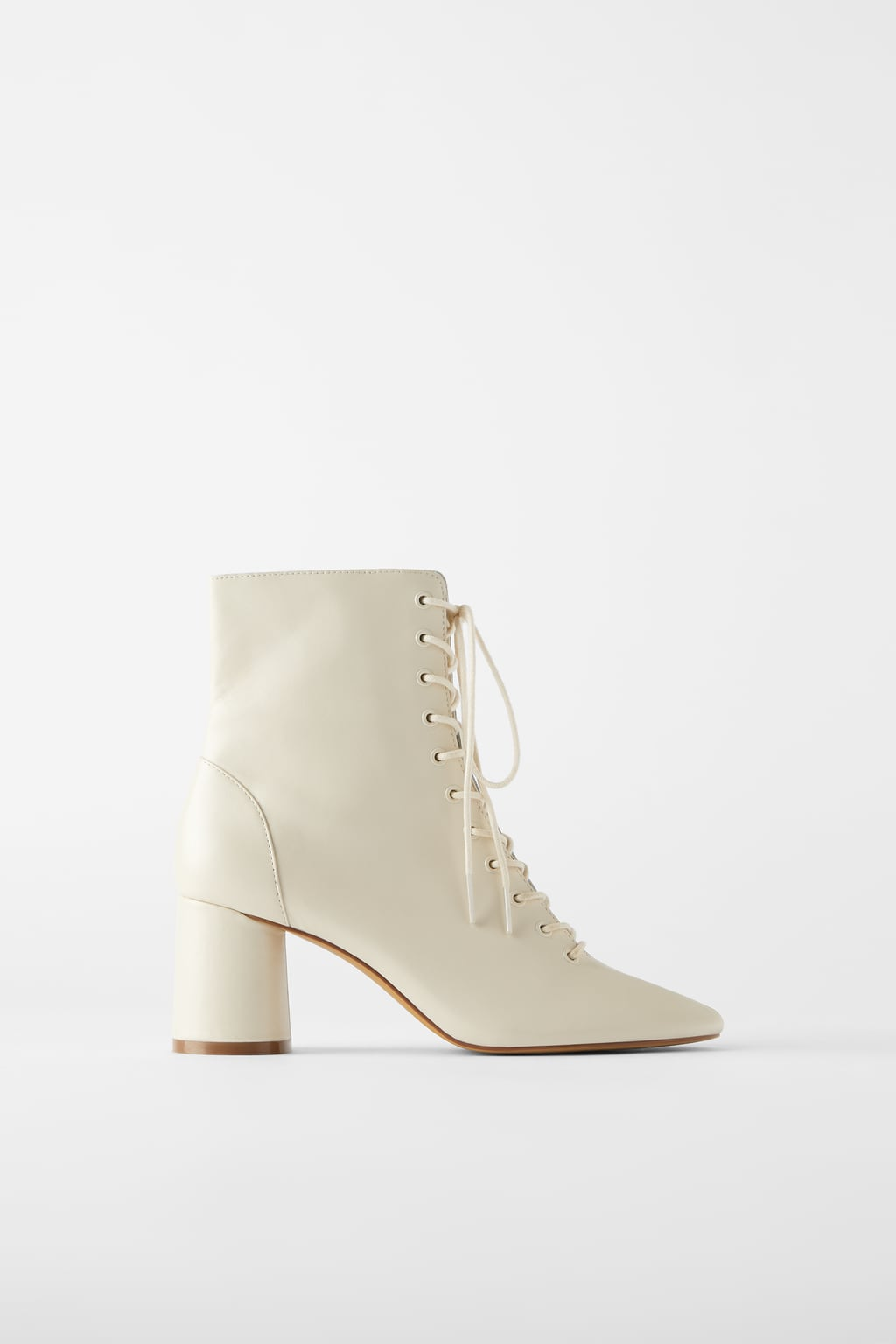Les bottines à lacets