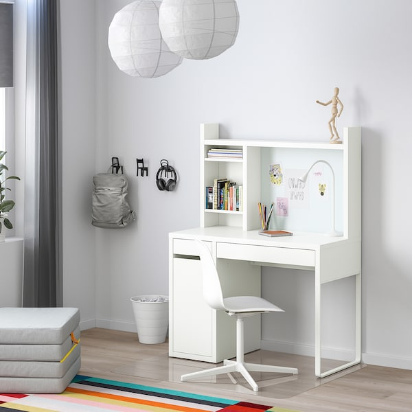 bureau ikea design épuré