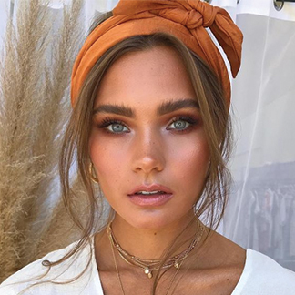 Maquillage bronze, comment le réussir ?